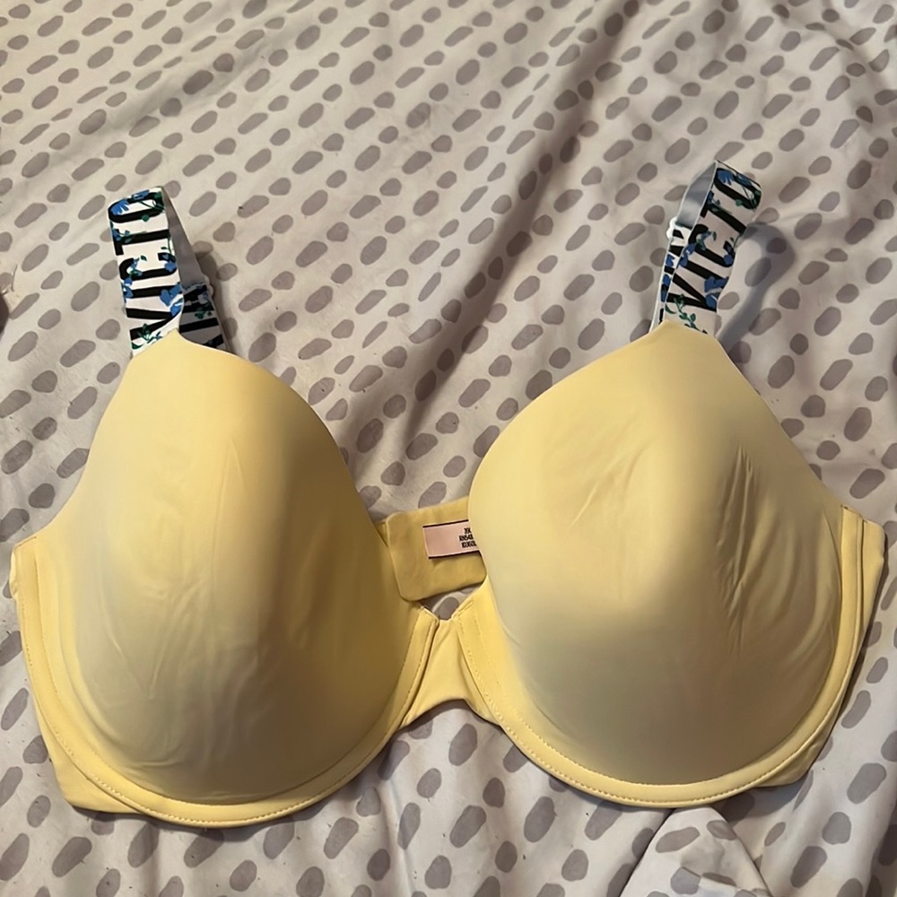 Victoria Secret PINK t-shirt lightly lined demi